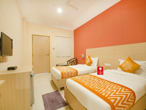 Гостиница Oyo 10235 Oyster Transit Hotels