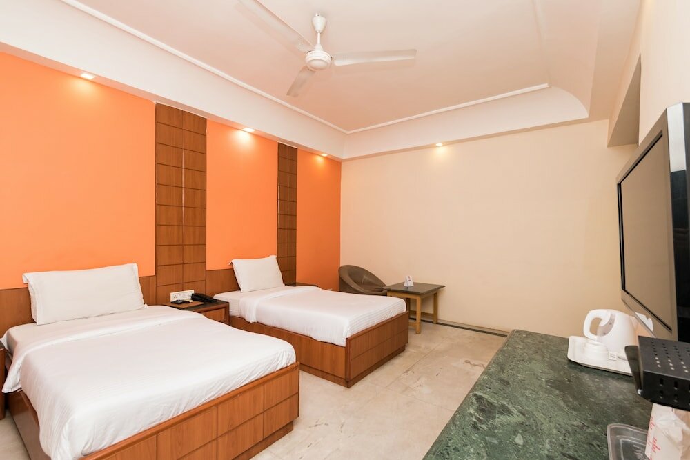 Фото Oyo 9182 Kings Crown Hotel