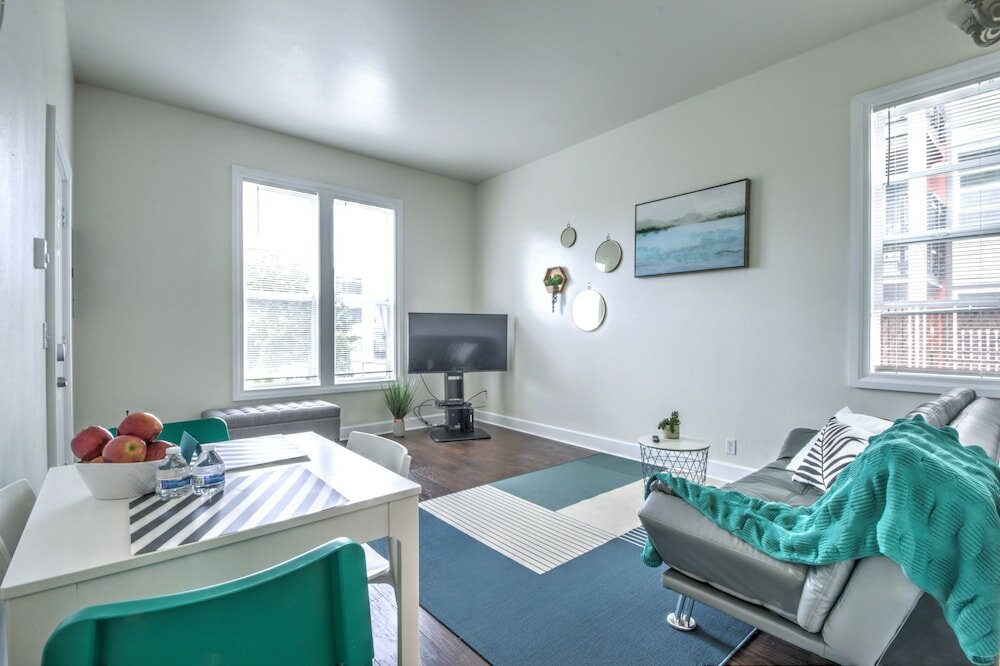 Фото Capitol Hill Apartments