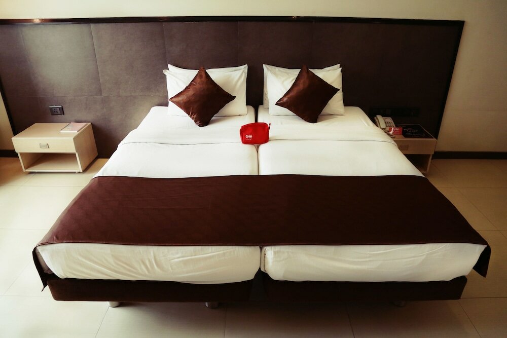 Фото Oyo 697 The Sirona Hotel