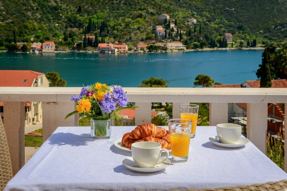 Фото Holiday Home with Private heated Pool, Sea view & Basketball Court