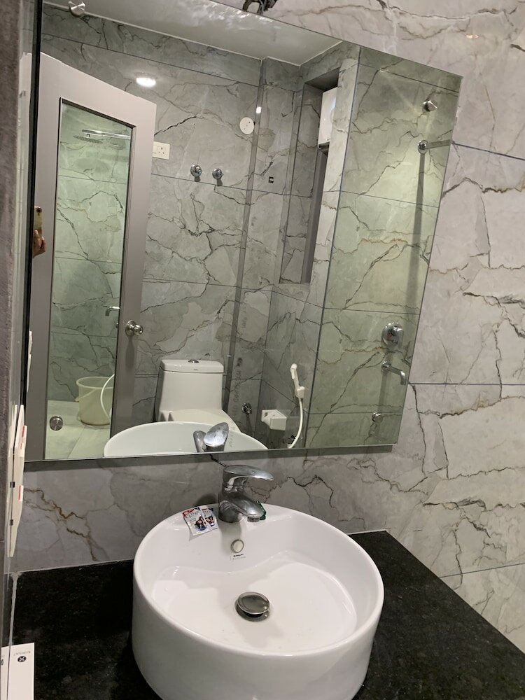 Фото Hotel Square 9 Inn