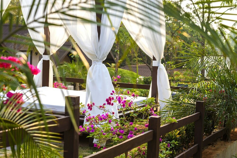 Фото Stone Wood Resort