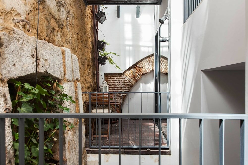 Фото The Old Stables Chiado Apartments