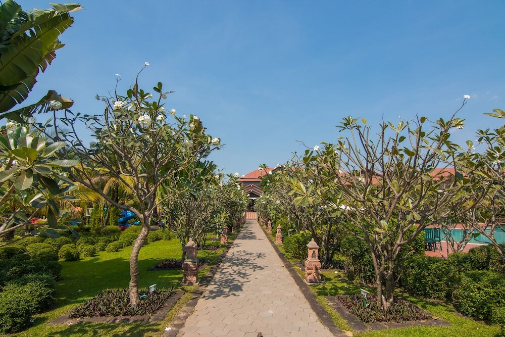 Фото Angkor Palace Suite & Villa
