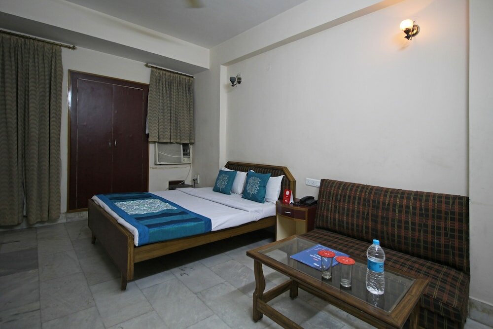 Фото Oyo 10400 Hotel The Ambassador