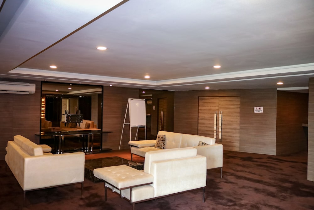 Фото Royal Regent Condominium by iHost