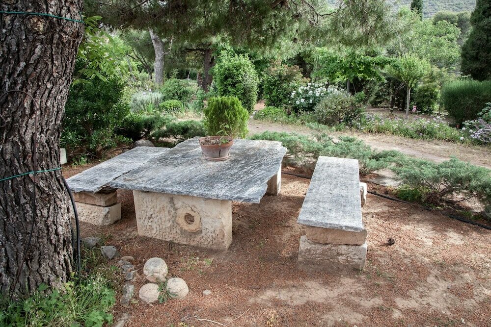 Фото Beautiful mini eco farmhouse