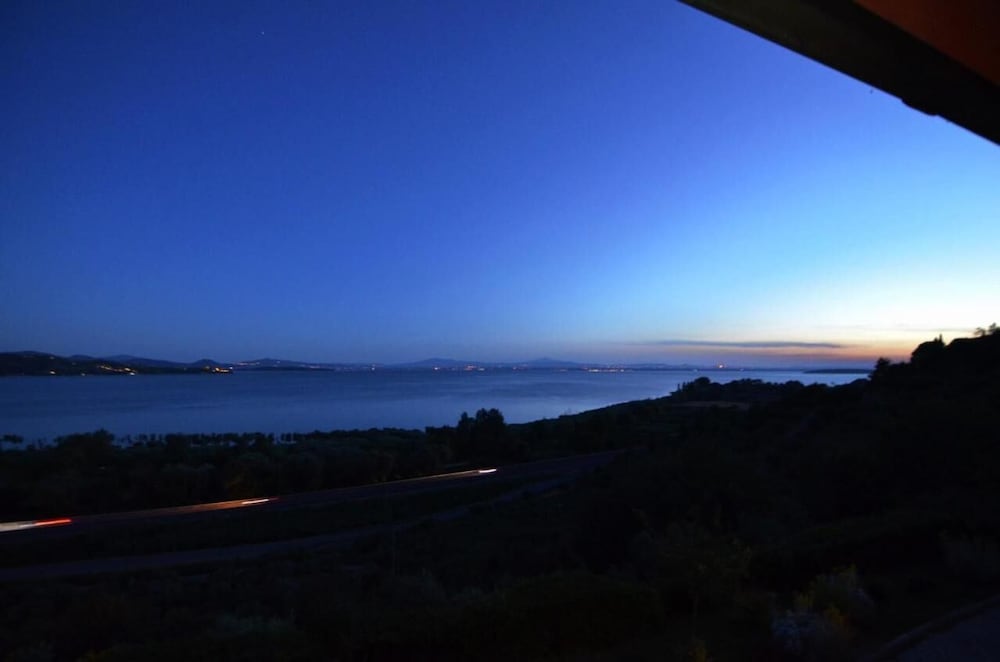 Фото B&b Torre del Lago Trasimeno