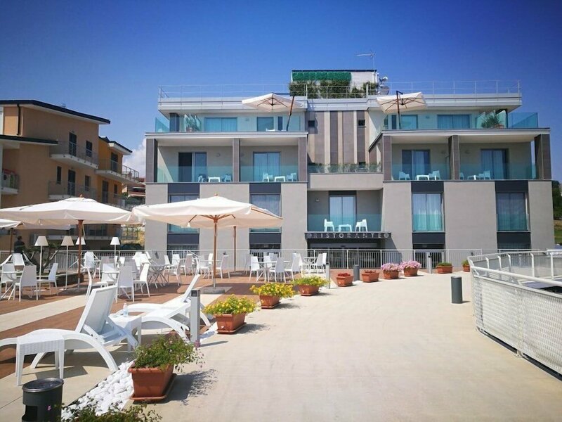Гостиница Ambruosi Village Resort & SPA