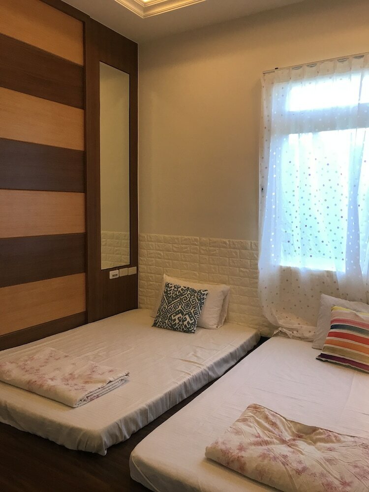 Фото Hjs Guest House