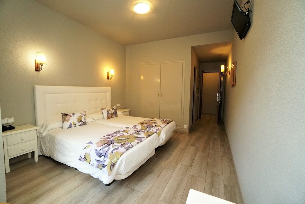 Фото Hotel El Pradet