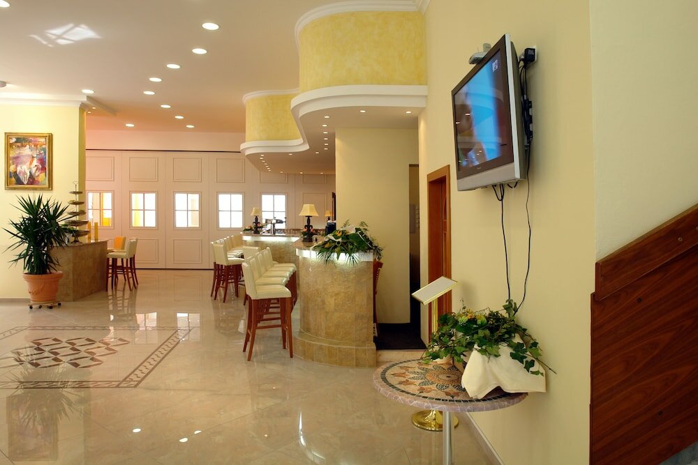 Фото Hotel Bílá Růže