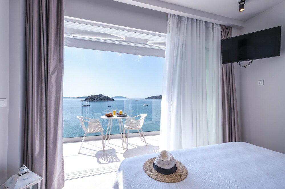 Фото Nelly’s Hotel & Apartments