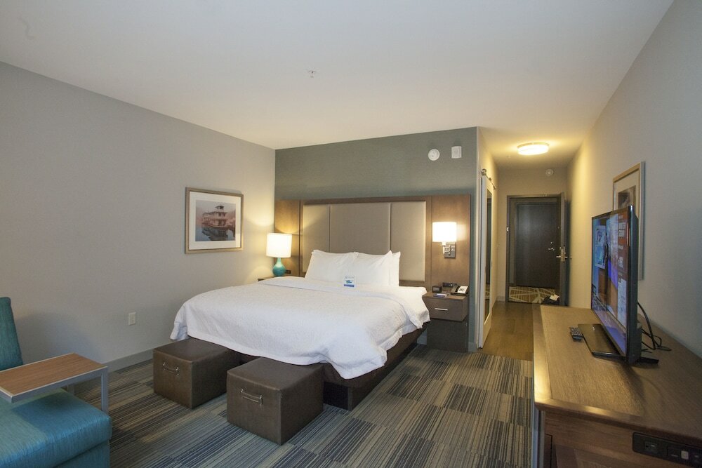 Фото Hampton Inn & Suites Downtown St. Paul