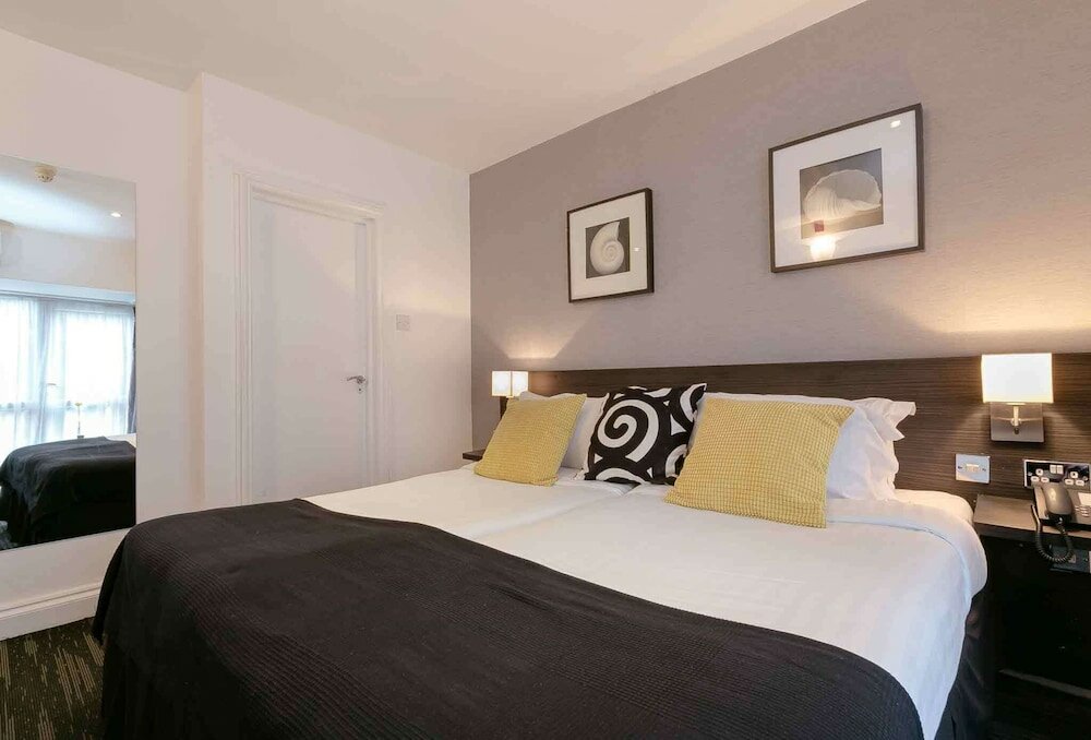 Фото Croft Court Hotel