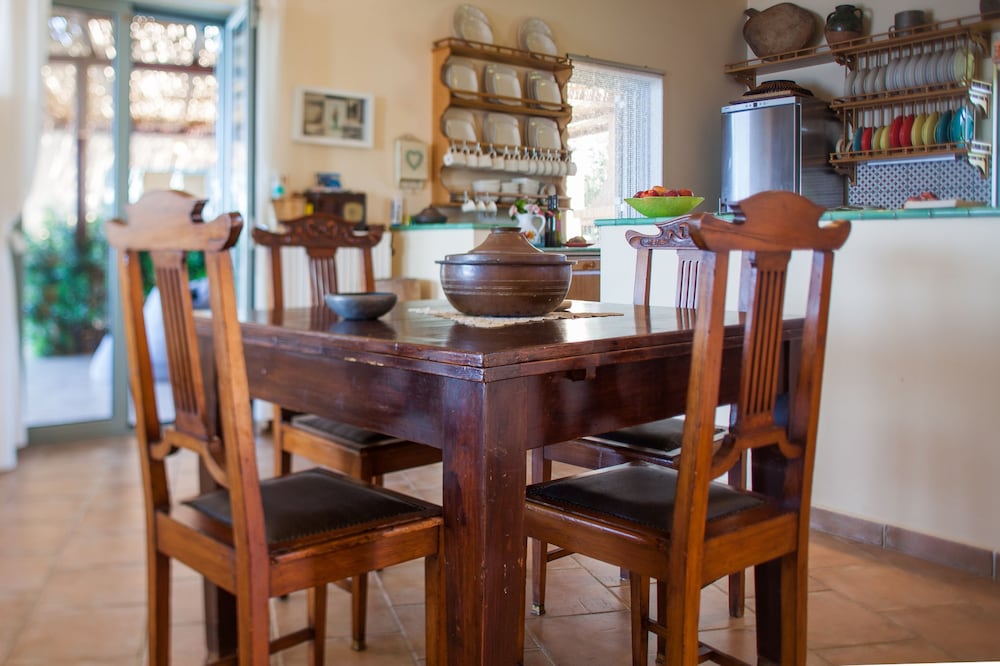 Фото Absolute Villa by Stylish Stays