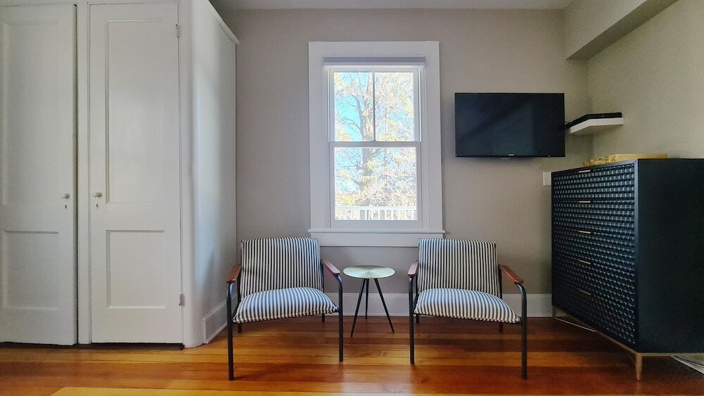 Фото Lakehouse Inn