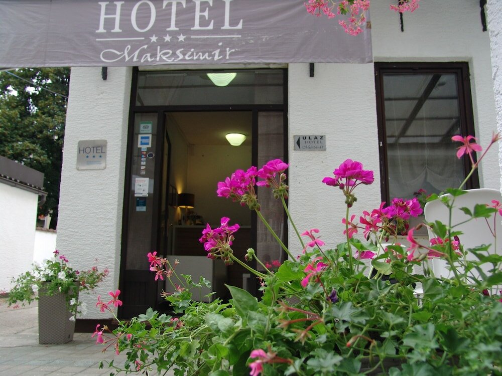 Фото Отель Maksimir
