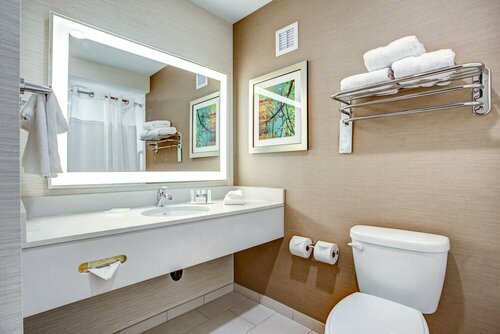 Гостиница Fairfield by Marriott Inn & Suites Springfield Holyoke в Холиоке
