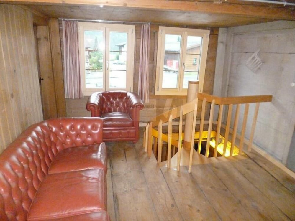 Hotel 325 Year Old Swiss Chalet, Canton of Bern, photo