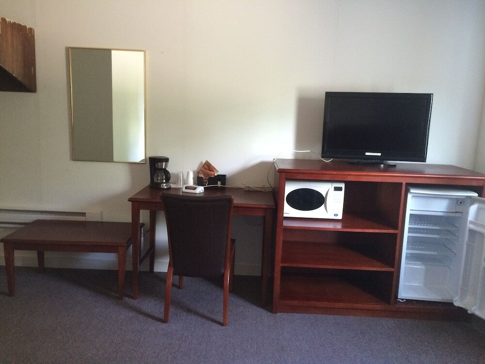 Фото Esterhazy Motor Hotel