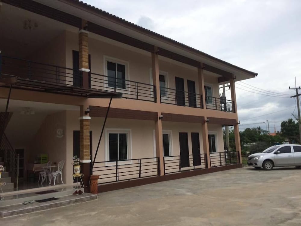 Фото ThanaVill Resort