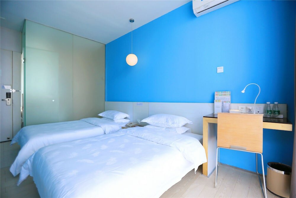 Фото Colour Inn Shenzhen Dongmen Branch
