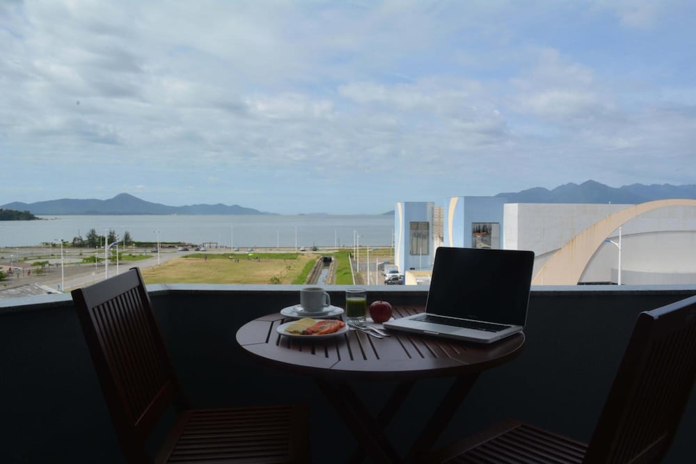 Фото Kennedy Slim Hotel