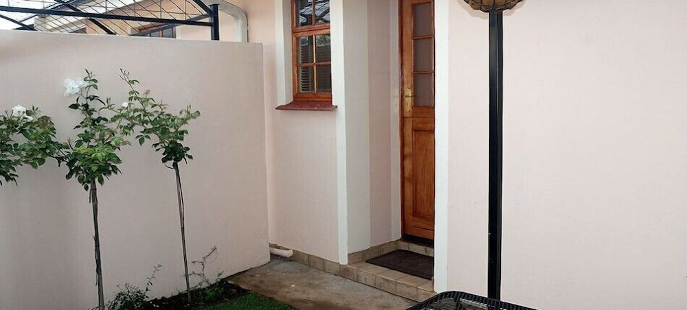 Фото Ikhanda Guesthouse