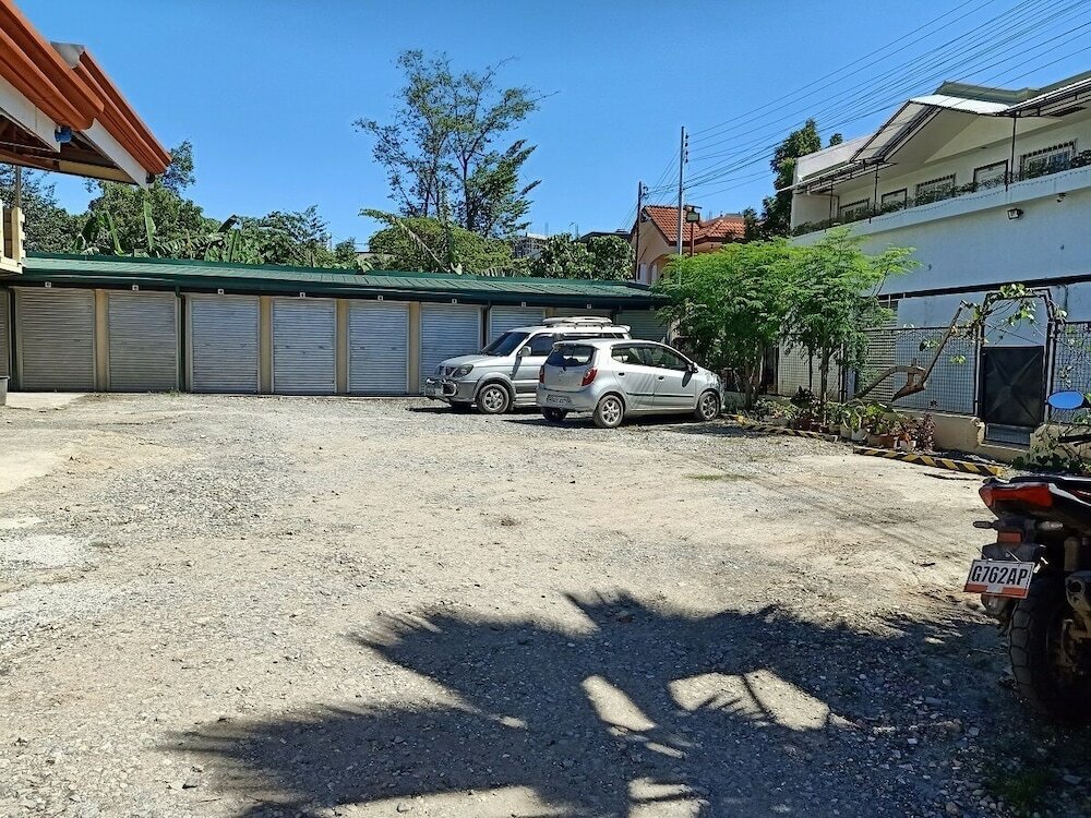 Фото MB's Garden Inn