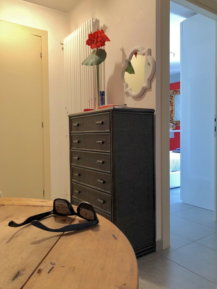 Фото Appartamento Vista Lago Red & Grey