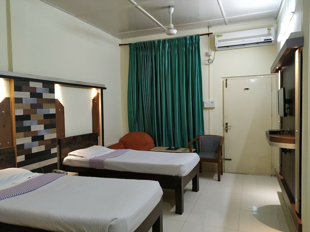 Фото Hotel Centre Point Tezpur