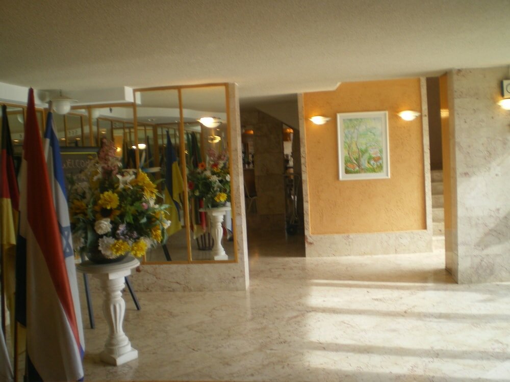 Фото Hotel Marom