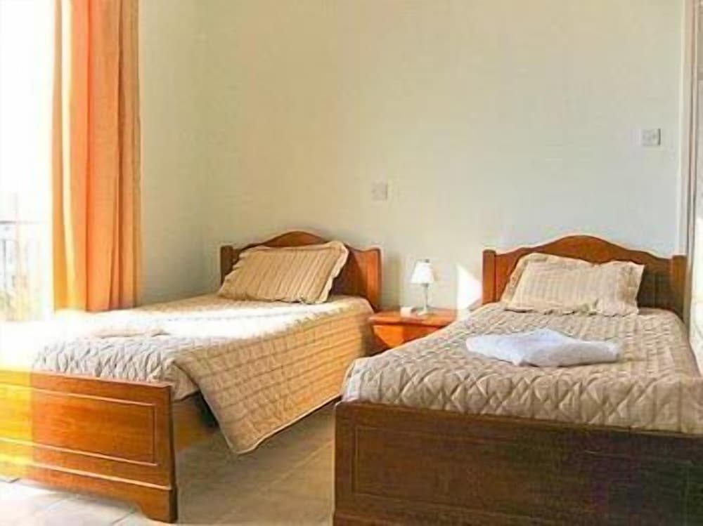 Фото Aura Holiday Villas