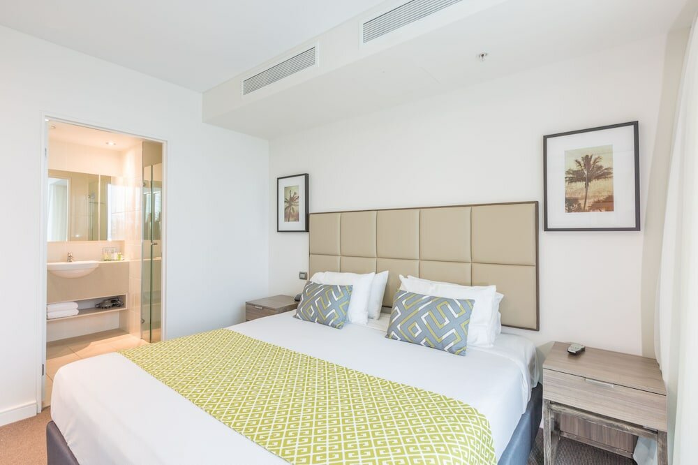 Фото Wyndham Hotel Surfers Paradise