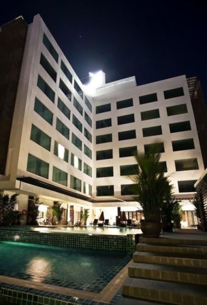 Фото Signature Pattaya Hotel