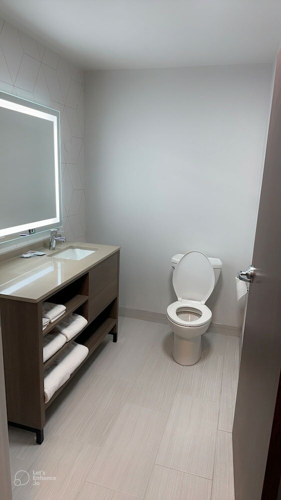 Фото Comfort Suites Columbus East Broad