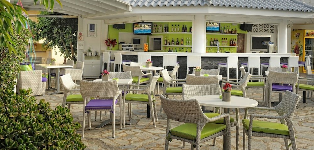 Фото Kristalli Hotel Apartments