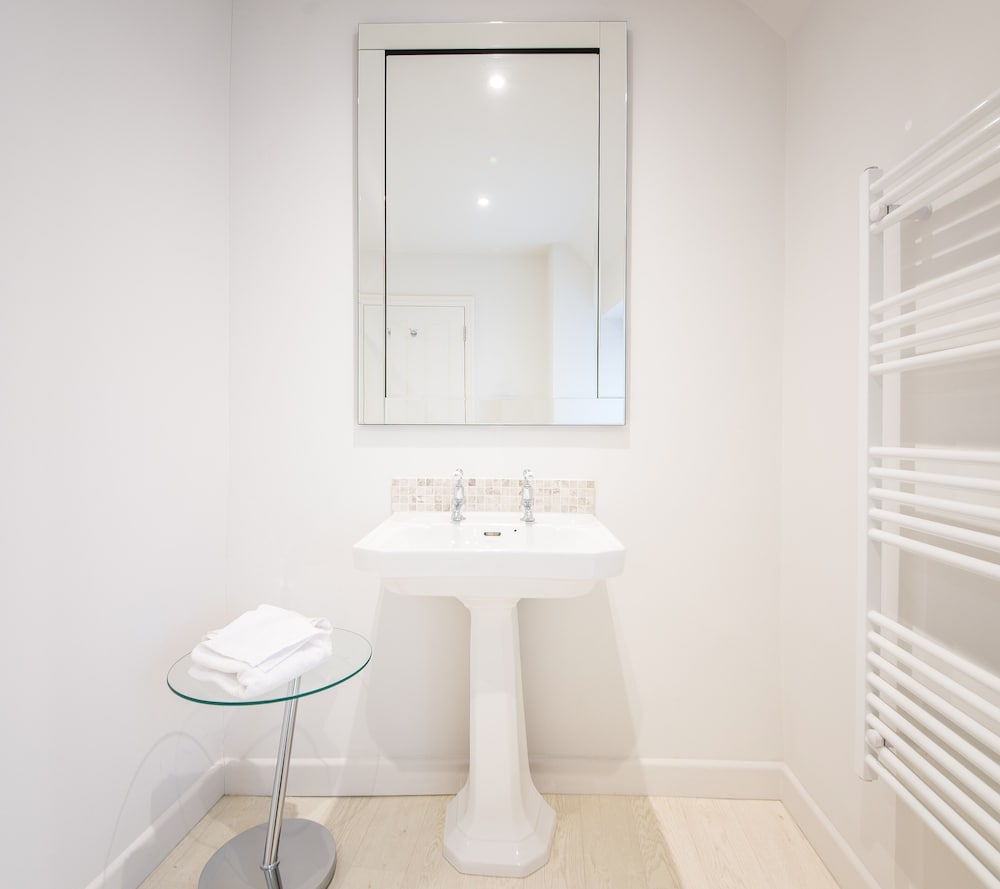 Фото Marlborough Arms Hotel