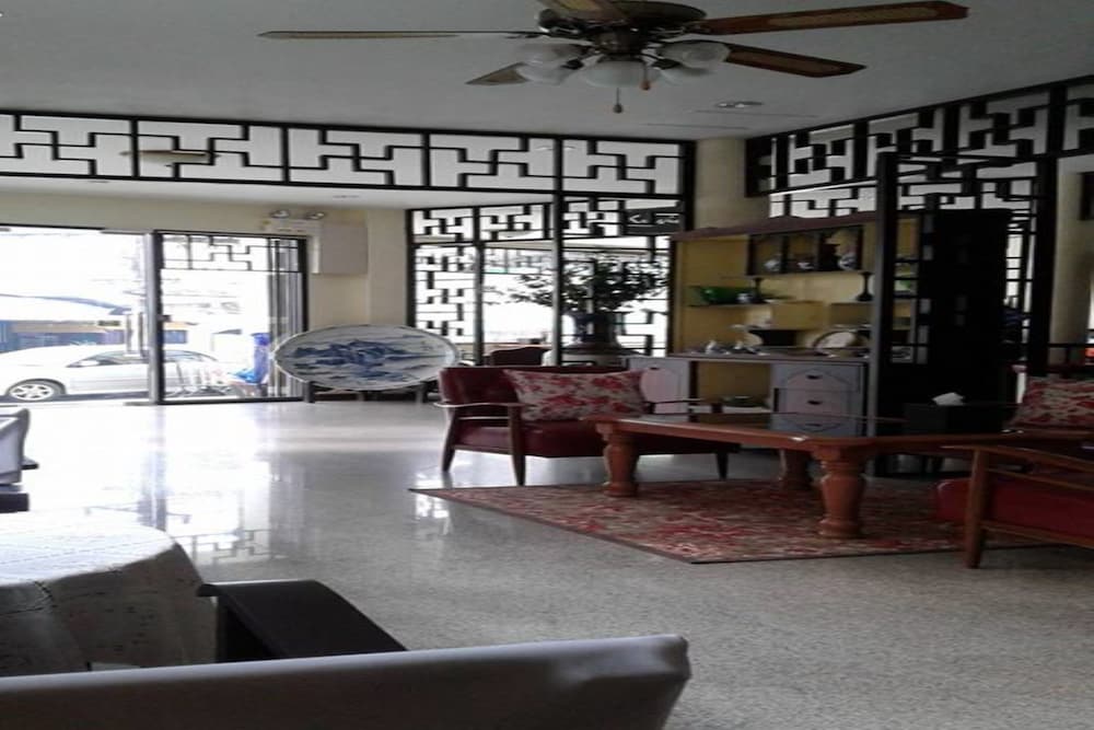 Фото Srisomboon Hostel