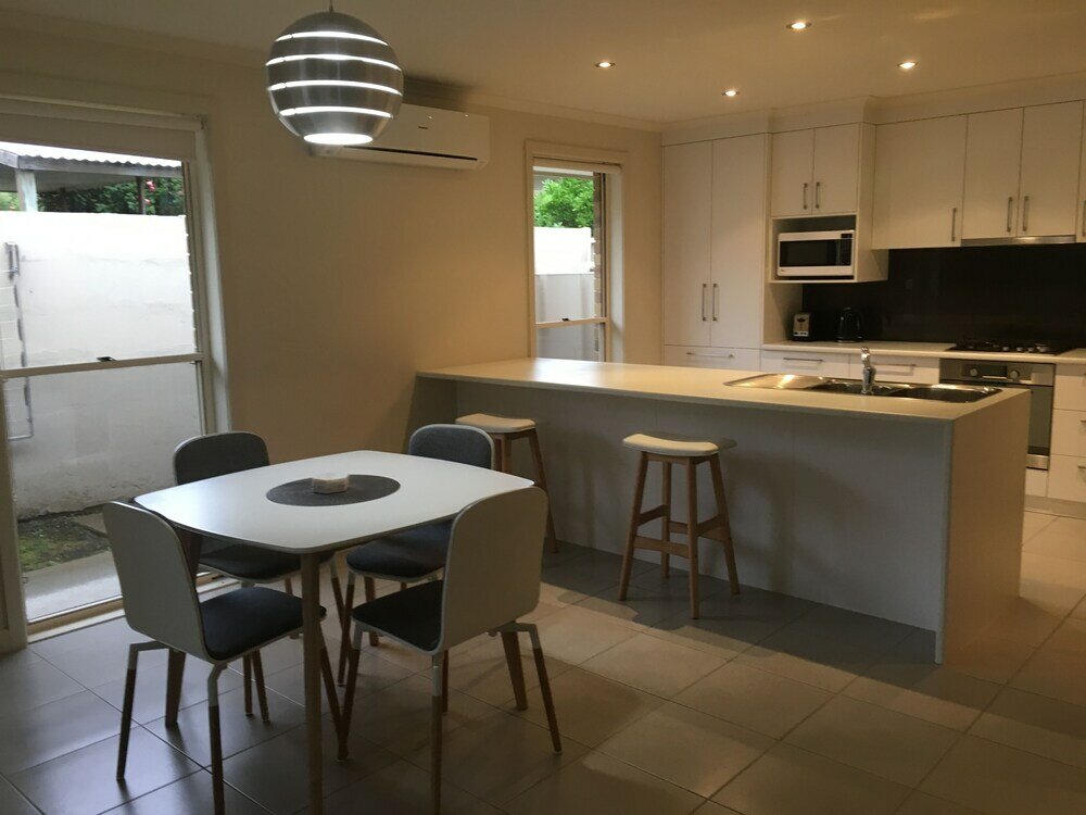 Фото Fringe Apartments