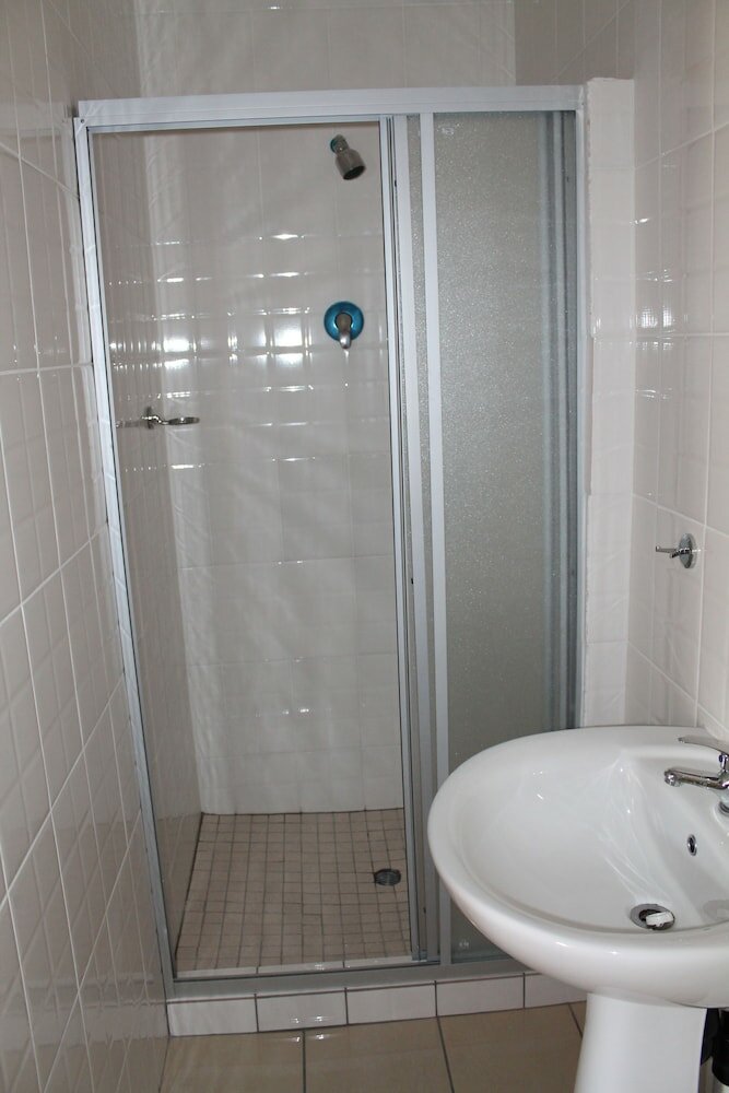 Фото Mohlongwafatshe Guest House