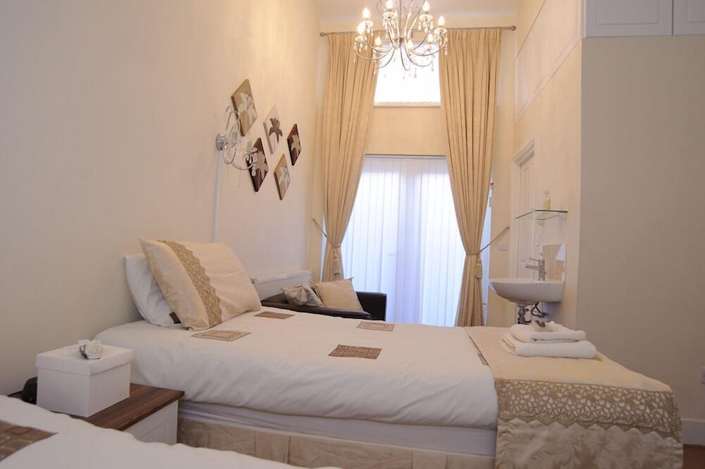 Фото Park Hall Suites