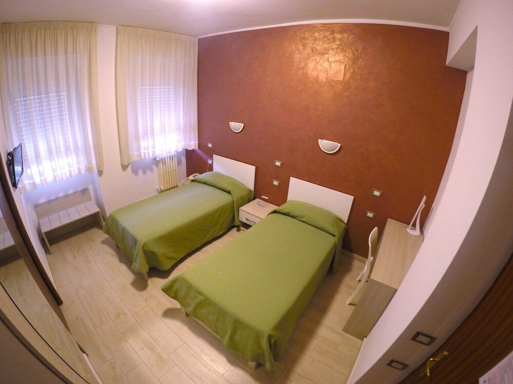 Фото Tourist Hotel