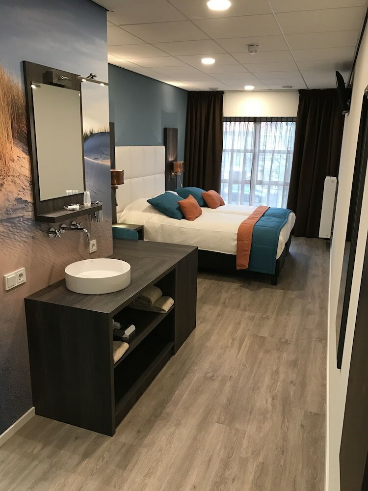 Фото Rivers Hotel & Restaurant