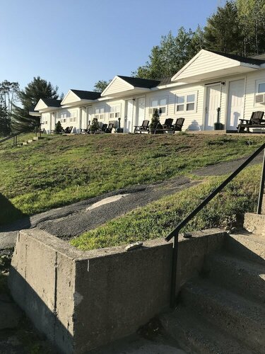 Внешний вид отеля White Birches Motel в Хэнкоке, фото 3