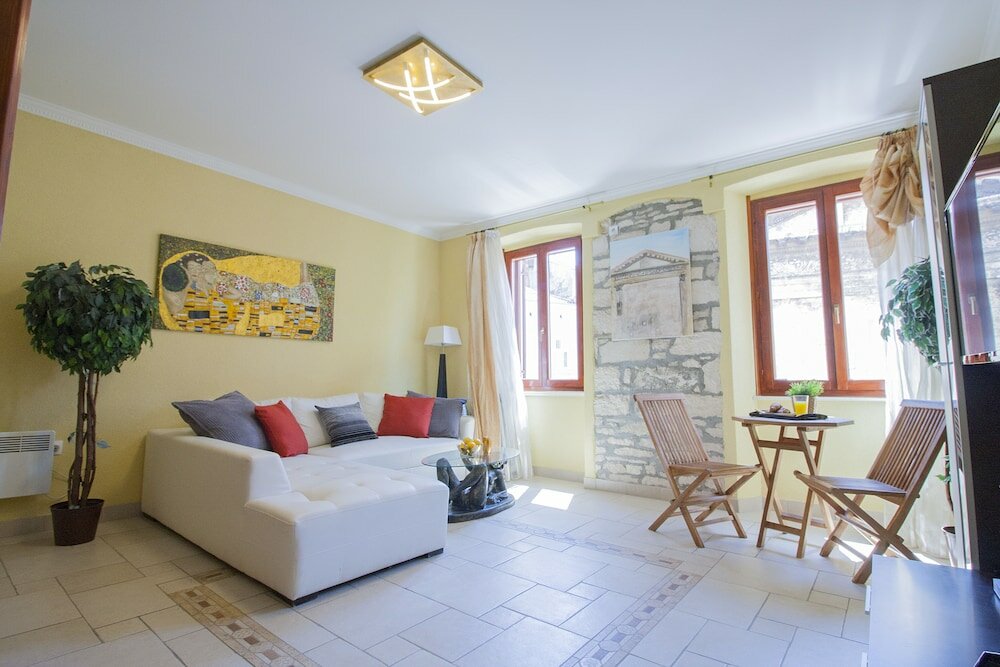 Фото Diana City Hall View