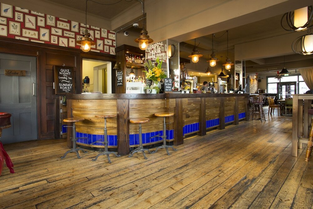 Фото The Captain Cook Hotel