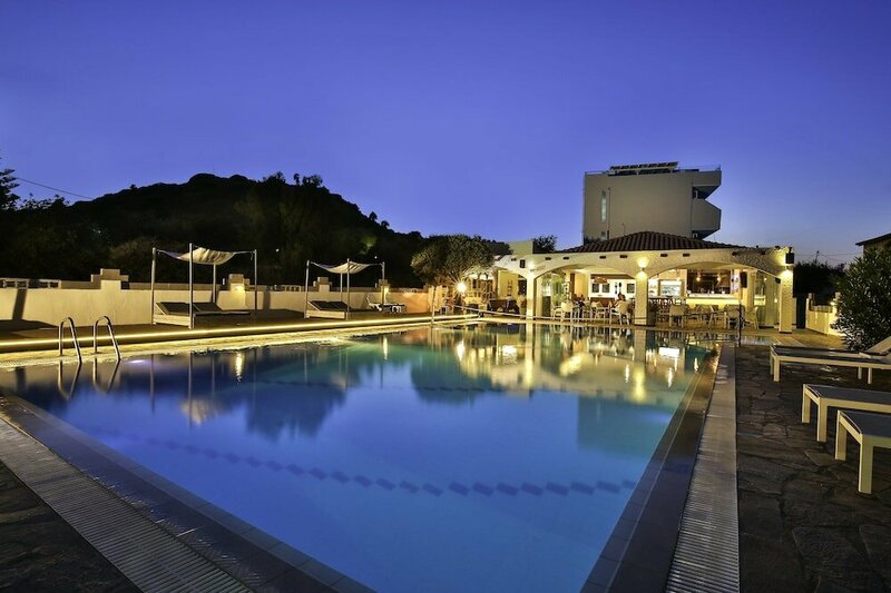 Гостиница Malibu Boutique Studios